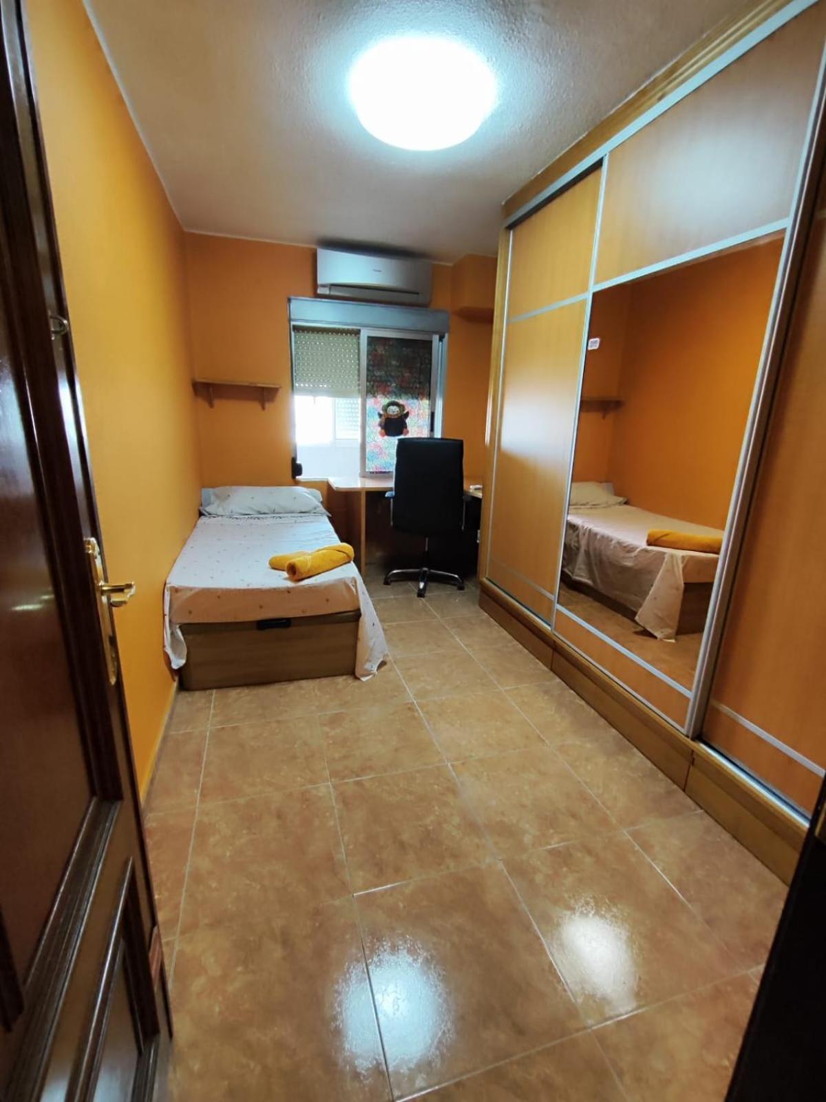 Valencia Avenida Del Puerto Private Rooms Екстер'єр фото